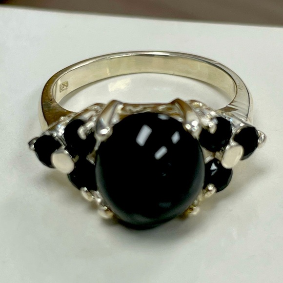 Natural AAA black spinel oval cabochon silver ring. Size 6.25 - Picture 3 of 9